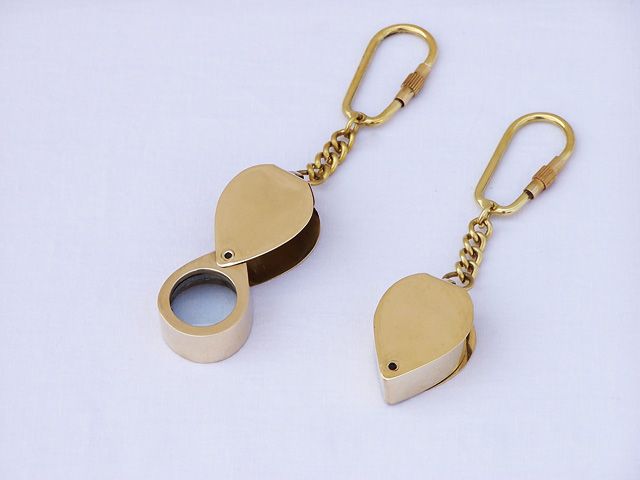 Brass Folding triangular magnifier key chain