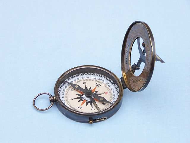 Pocket sundial compass