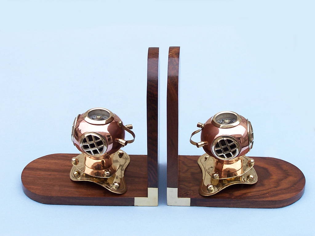 Book end with Brass/copper diving helmet