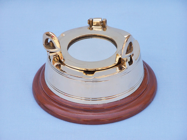 Porthole ash tray